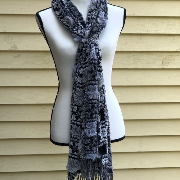 Black and White Polyester scark - Picture 1 of 2